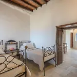 Castrum Traditional Sunset 3* Plaka (Milos)