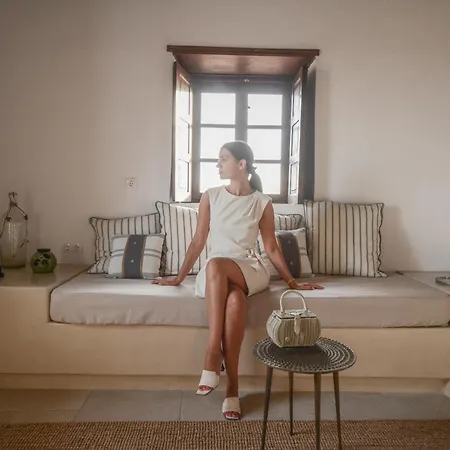 Castrum Traditional Sunset Bed & Breakfast Plaka (Milos)