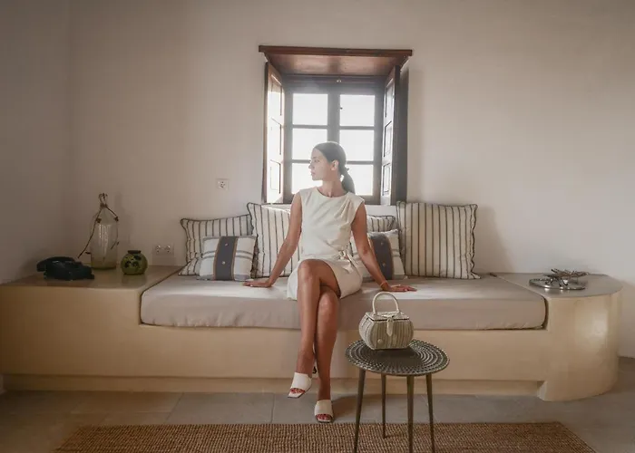 Castrum Traditional Sunset Bed & Breakfast Plaka (Milos)