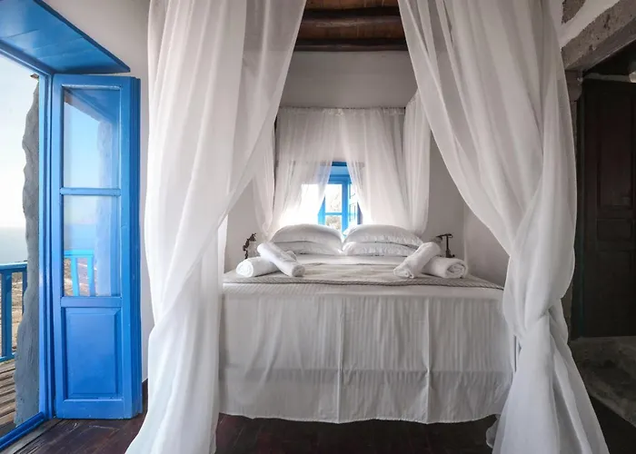 Castrum Traditional Sunset Bed & Breakfast 3*