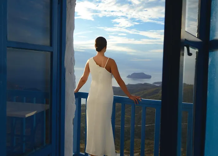 Castrum Traditional Sunset Plaka (Milos)