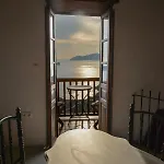 Castrum Traditional Sunset Bed & Breakfast