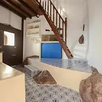 Bed & Breakfast Castrum Traditional Sunset Plaka (Milos)