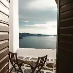 Castrum Traditional Sunset Bed & Breakfast Plaka (Milos)
