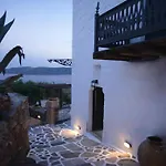Bed & Breakfast Castrum Traditional Sunset Plaka (Milos)