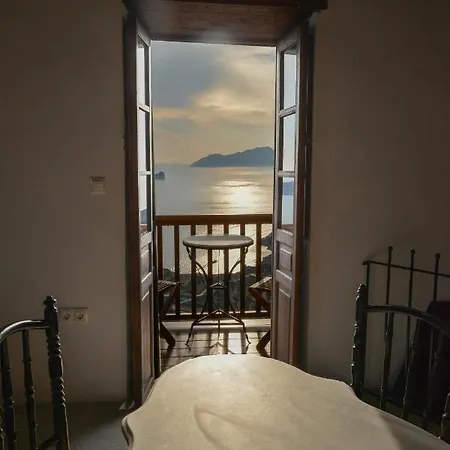 Castrum Traditional Sunset Panzió