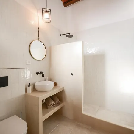 Bed & Breakfast Castrum Traditional Sunset Plaka (Milos)