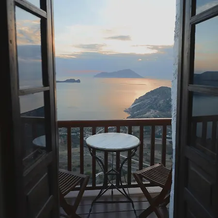 Castrum Traditional Sunset * Plaka (Milos)