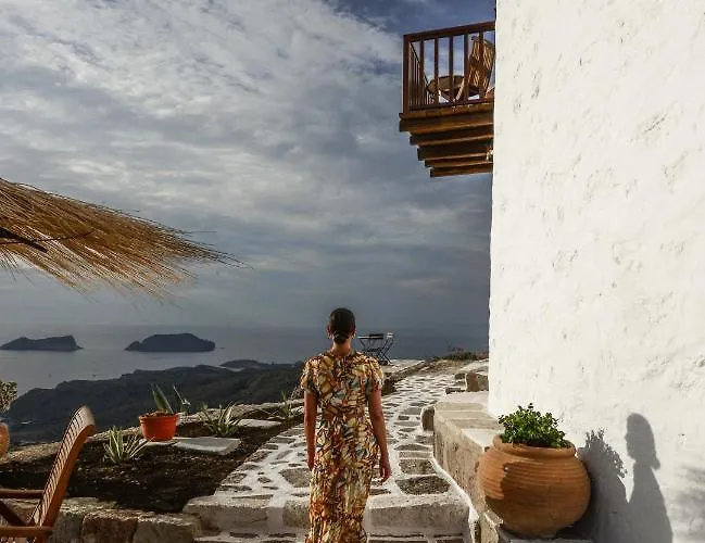 Castrum Traditional Sunset Oda ve Kahvaltı Plaka (Milos)